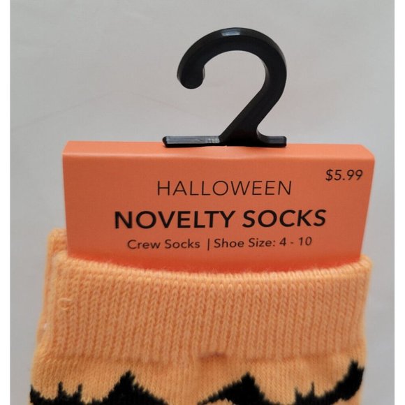 NWT Halloween Socks - Bundle Ready Crew Socks Size 4 - 10 - Orange with Bats - Picture 2 of 3